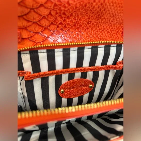 Orange Gianni Bini Textured Crossbody Bag. - Picture 5 of 8